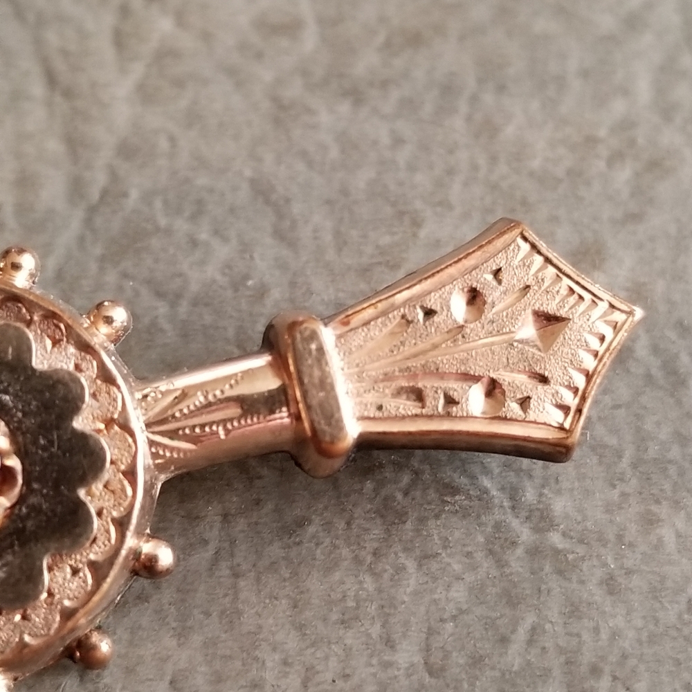 Antique bar pin Victorian gold tone Etruscan brooch 1800s red pink gem - Picture 6 of 13